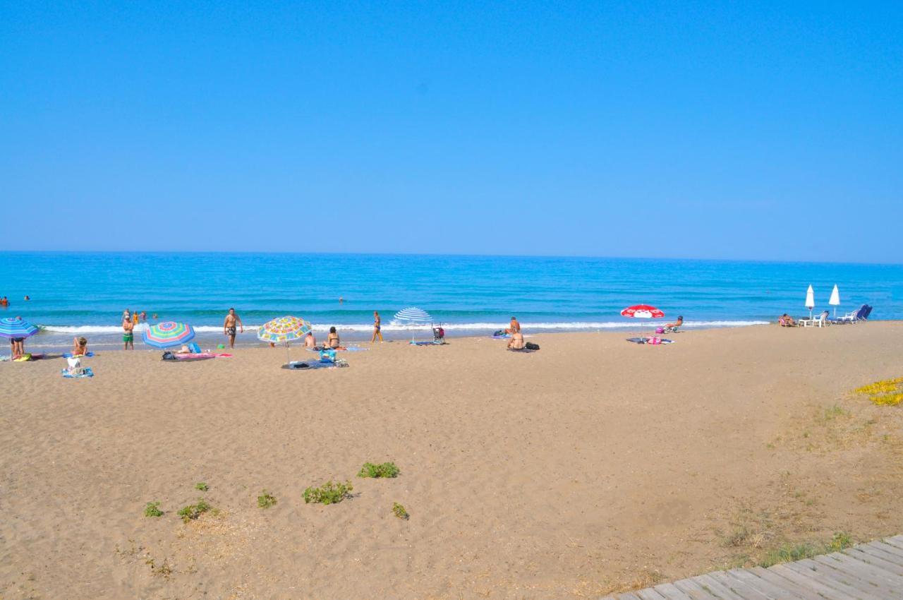 Holiday Studio Apartments Yannis On Agios Gordios Beach In Corfu Exterior photo