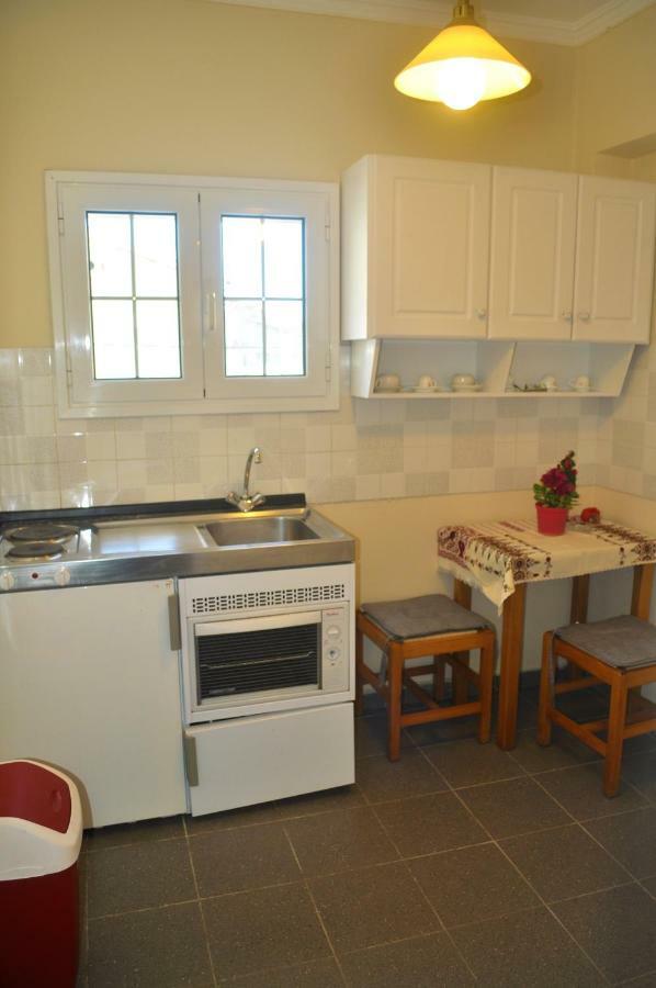 Holiday Studio Apartments Yannis On Agios Gordios Beach In Corfu Exterior photo